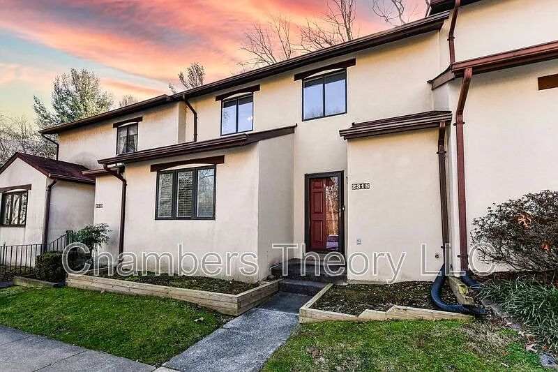 2318 Glade Bank Way