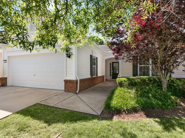 709 Nevins Pl, Cary, NC 27519