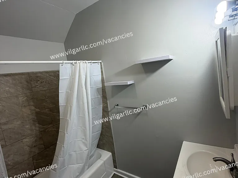 4714 Tod Ave — Photo 10