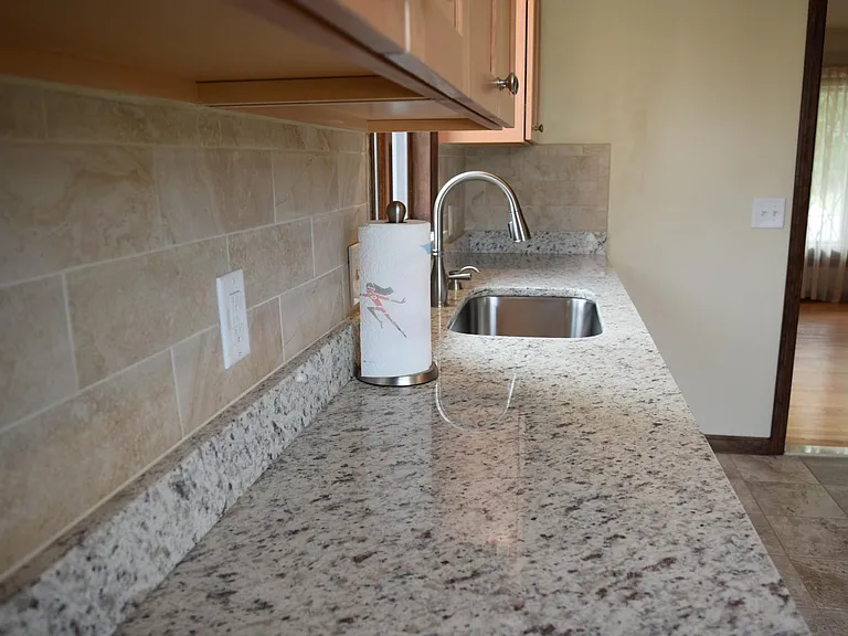 2459 Medford St — Photo 10