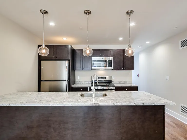 636 Christian St #A — Photo 8