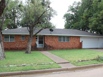 610 W Eden St, Munday, TX, 76371