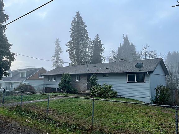 3rd image of 2605 NE 59th St