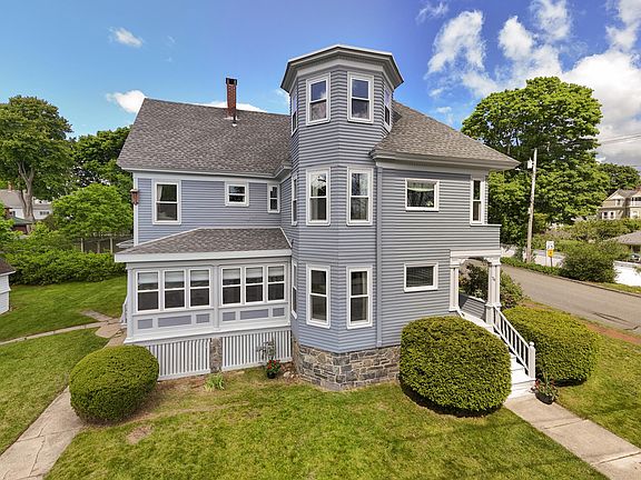 3rd image of 76 Beacon Street
