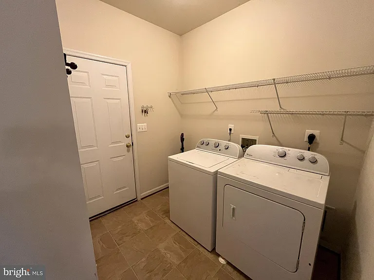 47 Summerfield Ln — Photo 21