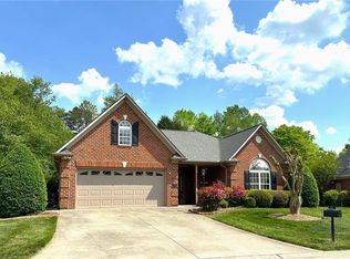 489 Meadows Edge Ct, Clemmons, NC 27012