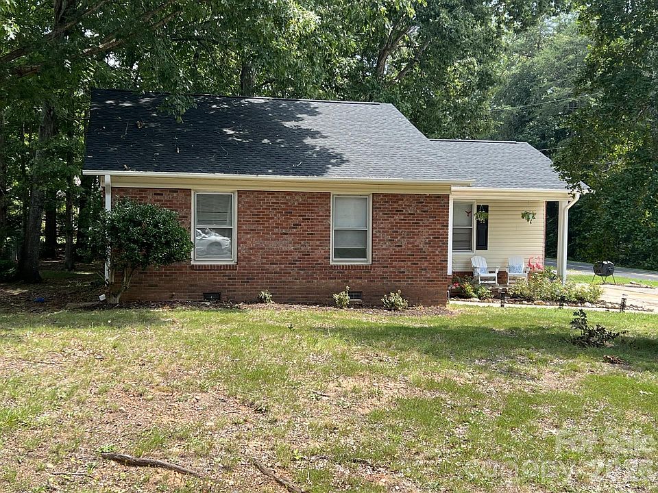 1st image of 611 Woodland Dr