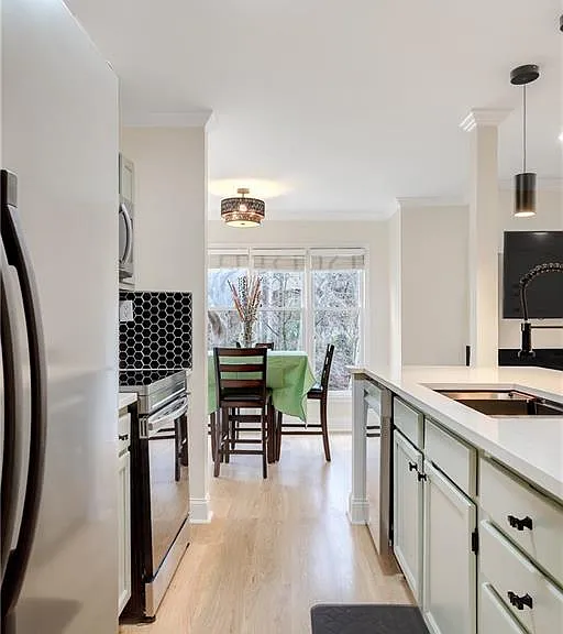1105 Garden Ct — Photo 12