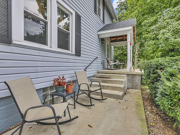 3rd image of 1161 Frederick St