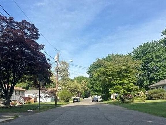 4th image of 12 New St