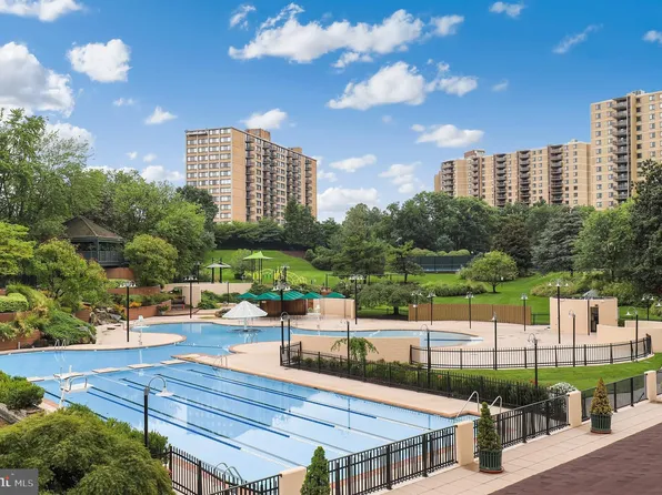 307 Yoakum Pkwy APT 1407, Alexandria, VA 22304