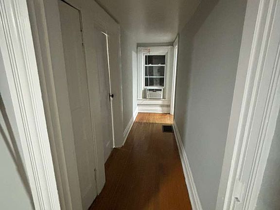 4th image of 371 N Mulberry St #2