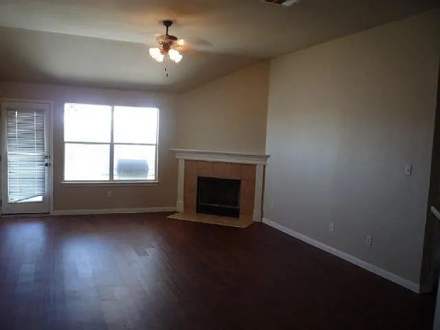 Building Photo - 102 Aguilar Dr