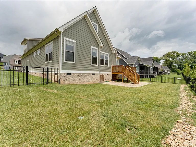 2318 Large Oak Dr — Photo 35