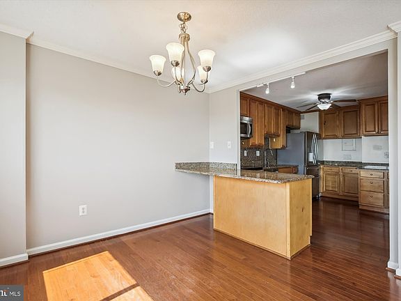 4th image of 2059 Huntington Ave APT 1015
