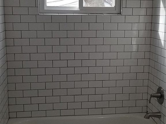 4th image of 120 Orinoco Dr APT C