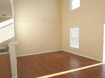 3rd image of 315 Squires Grove Dr