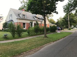 2575 Laurelhurst Rd, Cleveland, OH