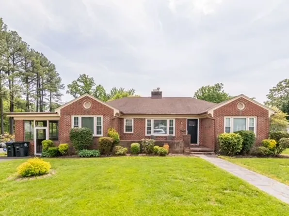 124 Longstreet Ave, Fredericksburg, VA 22401