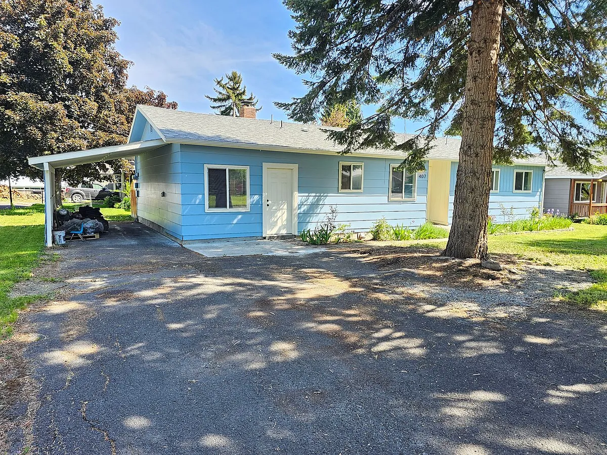 Building Photo - 407 G Ave