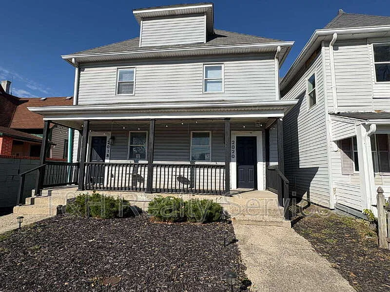 2 bed, 2.0 bath, 2000 sqft, $1,525 — Photo 1