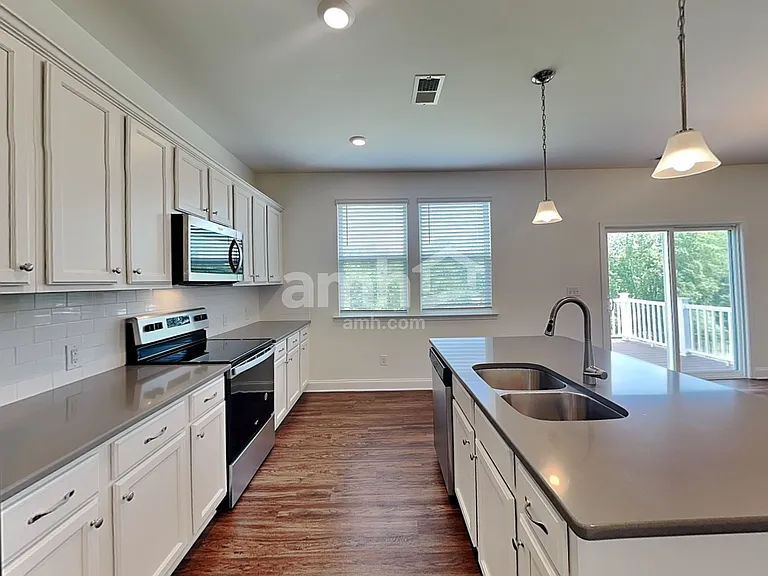 184 Larragan Dr — Photo 4