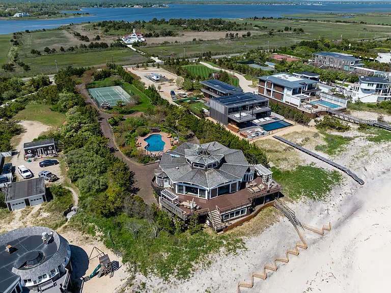 174 Dune Rd — Photo 36