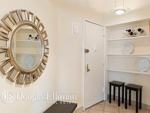 3rd image of 140 W 69th St APT 43B