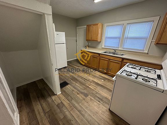 5th image of 2830 N Lasalle St #28