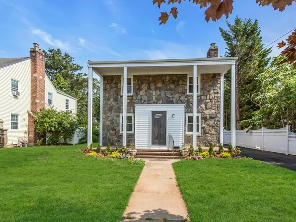 46 Beatrice Court, Hempstead, NY 11550