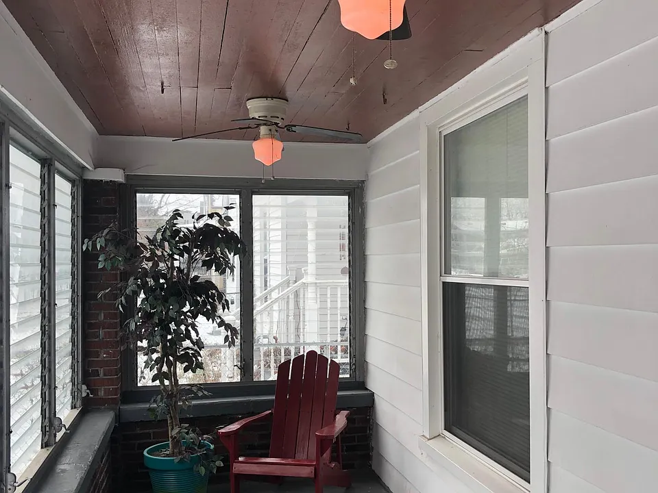 553 Lilly Ave