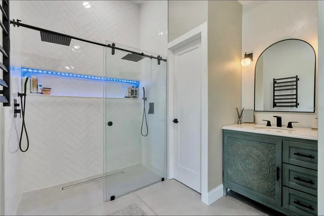3 bed, 1430 sqft, $2,600 — Photo 4