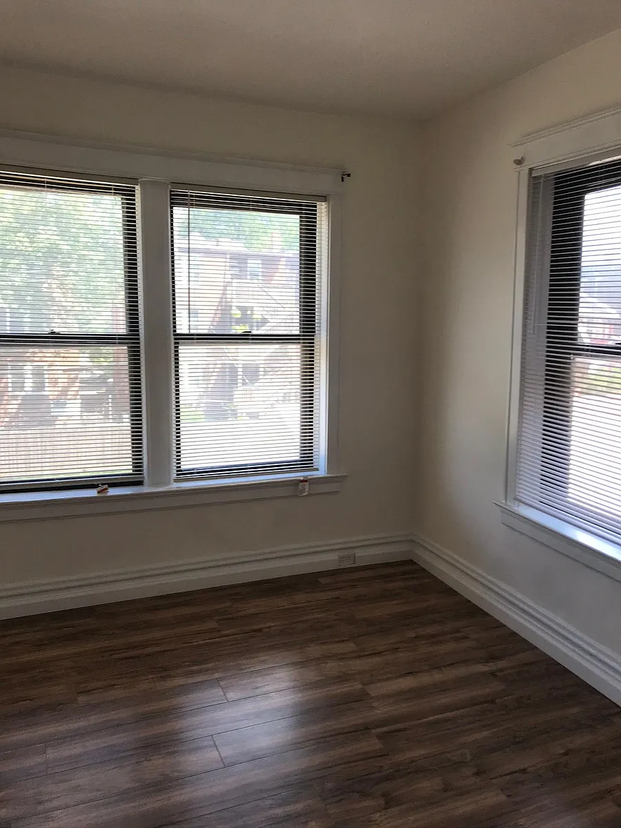 Building Photo - 722 Westgate Ave #2