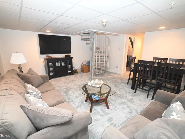 10105 Centennial Sta, Warminster, PA 18974