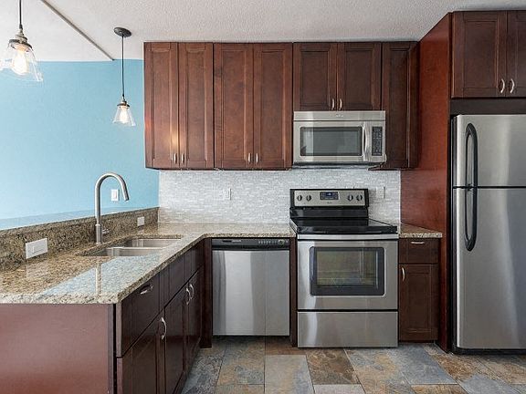 5th image of 949 Marine St #B02