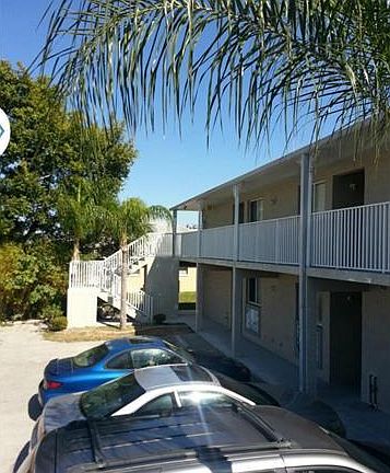 2nd image of 1206 SE 6th St APT 102