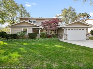 299 Laurel St, Elk Grove Village, IL 60007