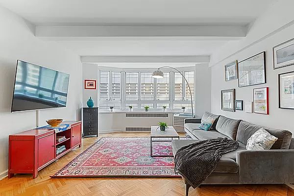1st image of 333 W 57th St APT 5B