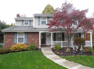 107 Queensgate Dr, Coraopolis, PA