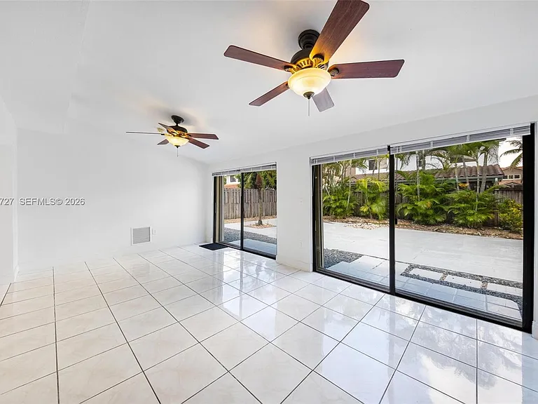 15157 SW 95th St — Photo 17