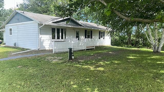 1st image of 637 200th AVENUE