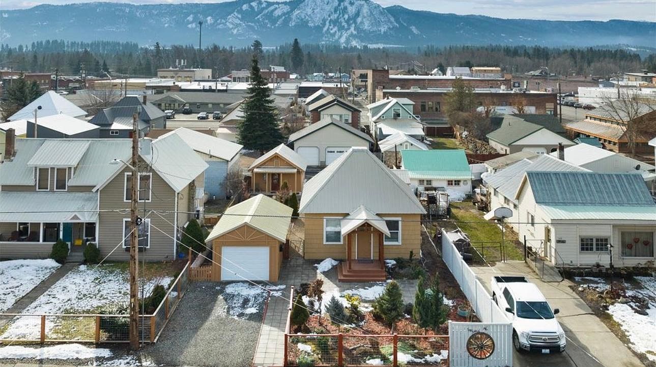 108 E 3rd St, Cle Elum, WA 98922 Zillow