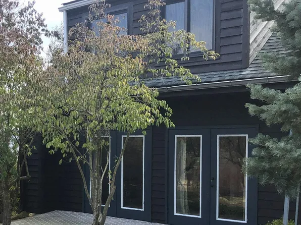 8376 Meadows Rd, Warrenton, VA 20186
