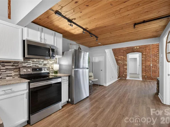 201 S Hoskins Rd APT 121, Charlotte, NC 28208