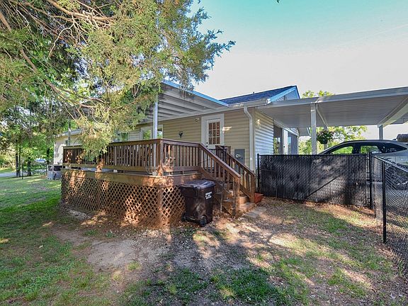 2nd image of 1801 Emerald Rd