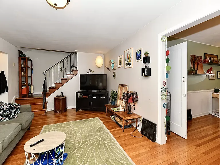 4629 N Kenwood Ave — Photo 2