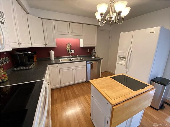 4th image of 6531 Stonehurst Dr
