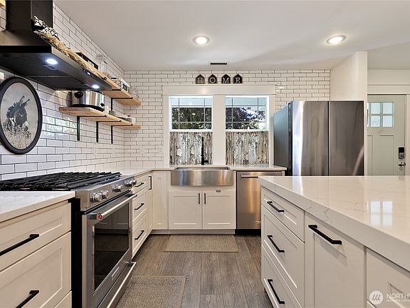 4th image of 1145 Cosper Street