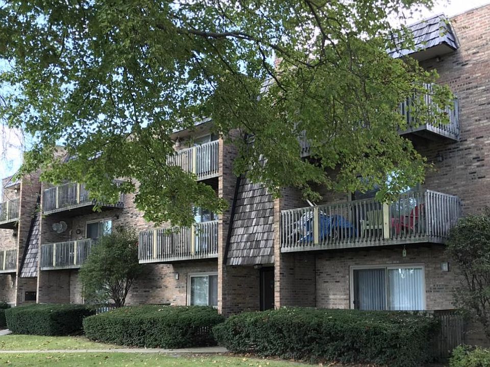 2nd image of 4140 Lindenwood Dr APT 3D