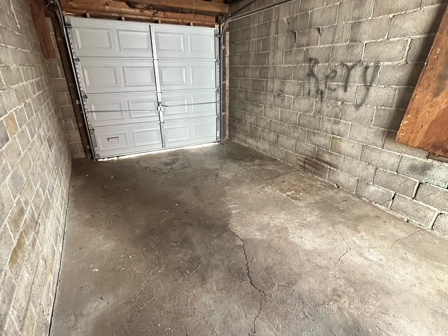 714 West Poplar Street - Garage — Photo 4